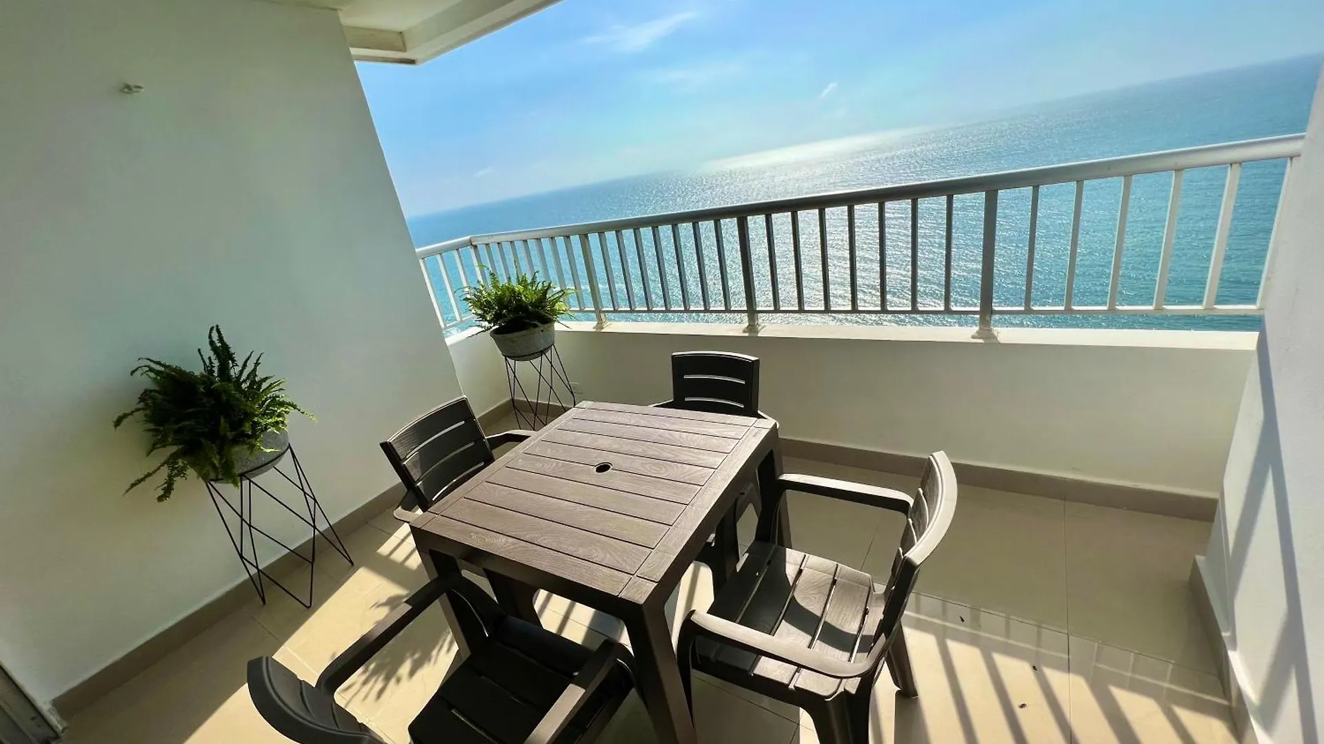 Luxury Beachfronts Condos En Cartagena En Bocagrande Y Marbella 0*,  Colombia